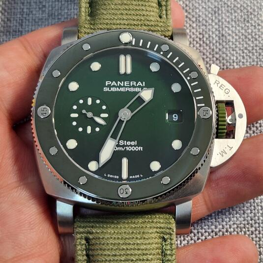 パネライサブマーシブル クアランタクアトロ PAM01287腕時計コピー(SBF製)